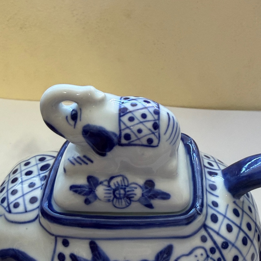 Bombay Elephant Tea Pot - Picture 3 of 9